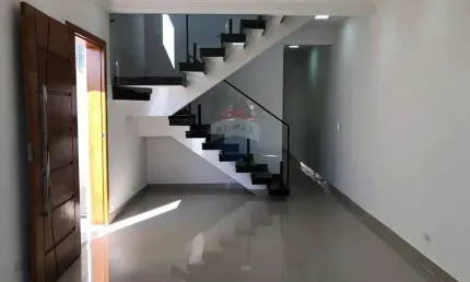 'Sobrado Novo A Venda - 3 quartos sendo 1 suíte, 3 Vagas sendo 1 coberta, Arquitetura Moderna, Acabamentos de Qualidade.