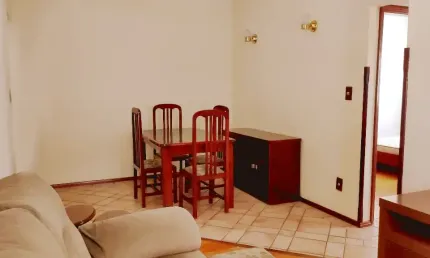 Apartamento Semi-Mobiliado com 2 Dormitórios à Venda – Embaré, Santos/SP