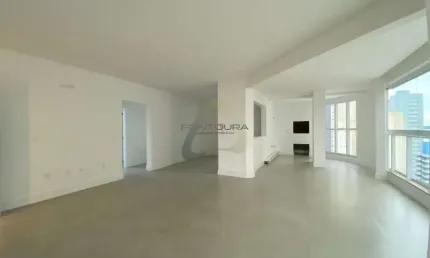 Apartamento com 3 quartos à venda na Rua 296, 238, Meia Praia, Itapema por R$ 1.600.000