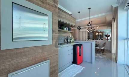 Apartamento com 3 quartos à venda na Rua 240, 240, Meia Praia, Itapema por R$ 2.200.000