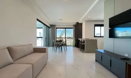 Apartamento com 3 quartos à venda na Rua 240, 506, Meia Praia, Itapema por R$ 2.750.000