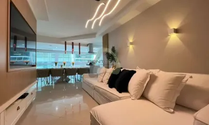 Apartamento com 3 quartos à venda na Rua 222, 155, Meia Praia, Itapema por R$ 2.400.000