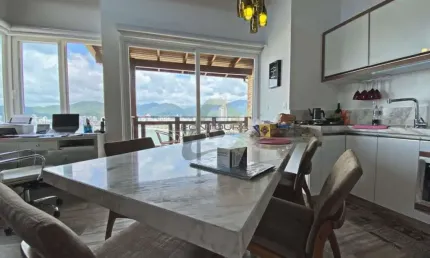 Casa com 3 quartos à venda na Rua 109, 70, Canto da Praia, Itapema por R$ 3.250.000