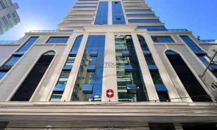 Apartamento com 3 quartos à venda na Rua 207, 206, Meia Praia, Itapema por R$ 2.400.000