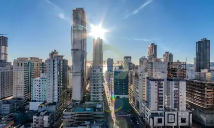 Apartamento com 3 quartos à venda na Rua 298, 354, Meia Praia, Itapema por R$ 2.200.000