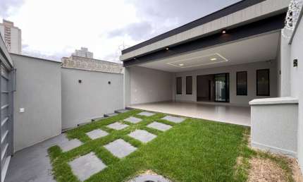 Casa com 3 quartos no Jardim Atlântico a poucos passos do Parque Cascavel