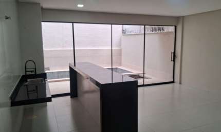 Casa à venda na Rua MDV 4, Moinho dos Ventos, Goiânia, 180 m2 por R$ 890.000