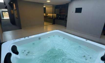 Casa 3 quartos sendo 3 suítes plenas no bairro Cardoso!