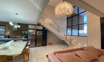 Sobrado de Alto Padrão - Condomínio Residencial Villagio Toscana
