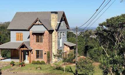 Casa com 3 quartos à venda na Avenida Leo Kraether, 713, Country, Santa Cruz do Sul