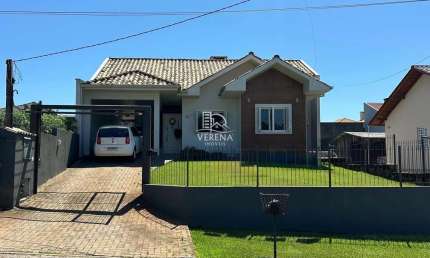 CHARMOSA E ACONCHEGANTE RESIDÊNCIA PLANA EM LINHA SANTA CRUZ