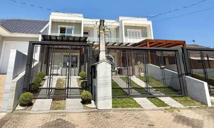 ÓTIMO DUPLEX COM PÁTIO E PISCINA NO LOTEAMENTO SAN MARINO
