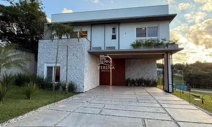 ESTILOSA E SOFISTICADA RESIDÊNCIA NO RESERVA DO ARVOREDO