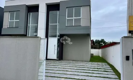 Sobrado Geminado à Venda em Ubatuba, São Francisco do Sul, SC - 5 minutos do Mar.