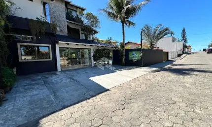 Casa sobrado com piscina - prainha em são francisco do sul, sc