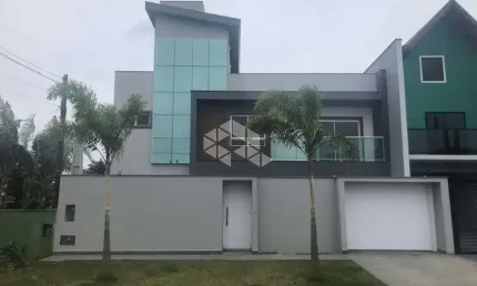 Sobrado Alto Padrão Praia Grande, Mobiliado, Novo e a 800m do Mar.
