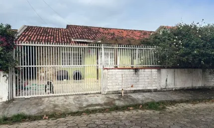 Vendo Casa na Prainha, quadra do mar, Conforto e Localização Privilegiada