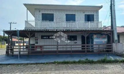 Excelente Sobrado de Esquina com Ponto Comercial - São Francisco do Sul/SC