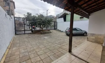 Casa à venda, 4 quartos, 1 suíte, 4 vagas, Sagrada Família - Belo Horizonte/MG