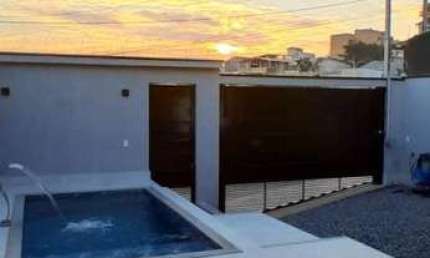 Casa para Venda em Governador Valadares, Castanheiras, 3 dormitórios, 2 suítes, 1 banheiro, 1 vaga