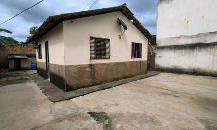 Casa para Venda em Governador Valadares, PENHA, 2 dormitórios, 1 banheiro, 2 vagas