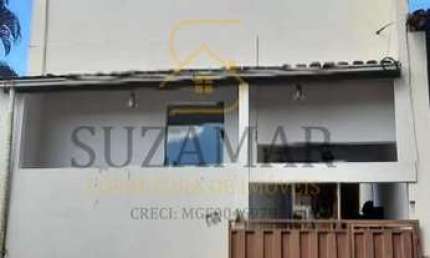 Casa para Venda em Governador Valadares, Jardim do Trevo, 2 dormitórios, 2 banheiros, 3 vagas