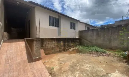 Casa para Venda em Governador Valadares, Figueira do Rio Doce, 2 dormitórios, 1 banheiro, 2 vagas
