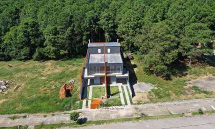 Casa para Venda em Florianópolis, São João do Rio Vermelho, 3 dormitórios, 1 suíte, 3 banheiros, 3 vagas