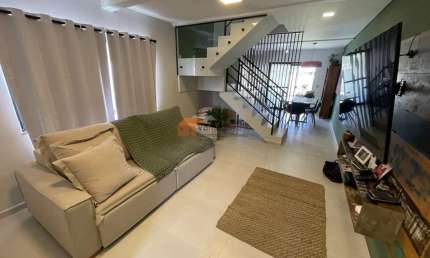 Casa para Venda em Florianópolis, Rio Vermelho, 2 dormitórios, 2 suítes, 3 banheiros, 2 vagas