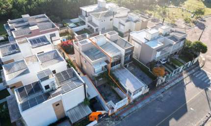 Casa para Venda em Florianópolis, São João do Rio Vermelho, 2 dormitórios, 2 suítes, 3 banheiros, 2 vagas