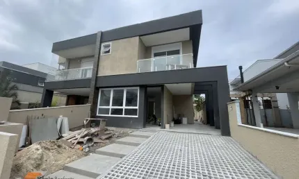 Casa para Venda em Florianópolis, São João do Rio Vermelho, 4 dormitórios, 4 suítes, 4 banheiros, 2 vagas