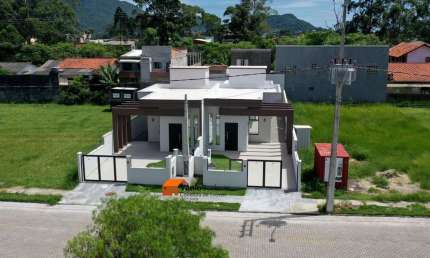 Casa para Venda em Florianópolis, São João do Rio Vermelho, 2 dormitórios, 1 suíte, 2 banheiros, 2 vagas