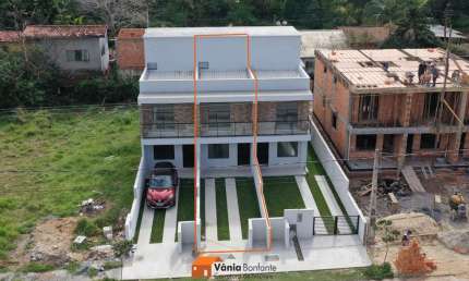 Casa para Venda em Florianópolis, São João do Rio Vermelho, 2 dormitórios, 2 suítes, 3 banheiros, 2 vagas