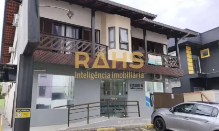Casa comercial com 3 salas à venda na Rua Otto Pfuetzenreuter, 500, Costa e Silva, Joinville
