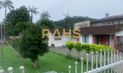 Terreno à venda na Rua Presidente Costa e Silva, 37, América, Joinville