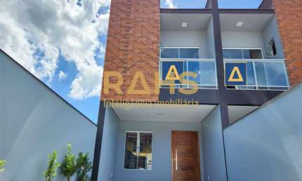 Casa Geminada à venda no Bairro Bucarein em Joinville/SC.
