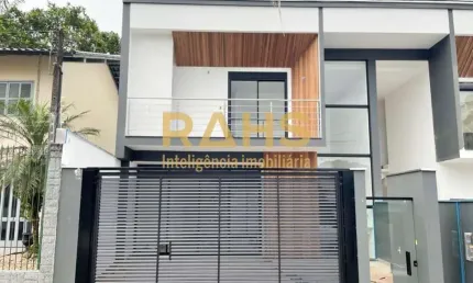 Sobrado Geminado de alto padrão no Bairro Saguacu com 1 suite + 2 Demi-suites