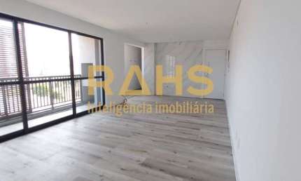 Linda cobertura com 170m² com 3 quartos sendo uma suite, 2 vagas de garagem no bairro Santo Antonio em Joinville