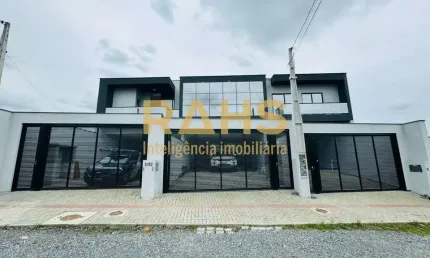 Sobrado com 3 Suítes à venda no Santo Antônio - Joinville/SC