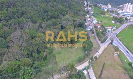 Terreno de 31.000 m² na divisa de Camboriú e Balneário Camboriú