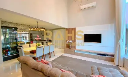 Casa com 3 quartos à venda na Rua Minas Gerais, 2450, Nova Brasília, Joinville