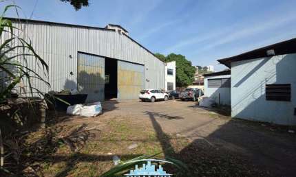 Código 4498 -   Aluga galpão no bairro Iguaçu, com aproximadamente 1870m²
