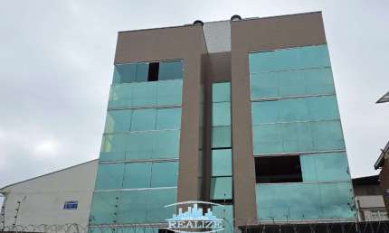 Vende apartamento no bairro Veneza, com aproximadamente 110m² de área privativa