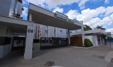 Código 4552 - Aluga apartamento na Rua Lorena, bairro Caravelas, terceiro andar, sem elevador, 03 quartos, sendo 01 suíte com guarda roupa, sala/copa com sacada, cozinha com armário, área de serviço c