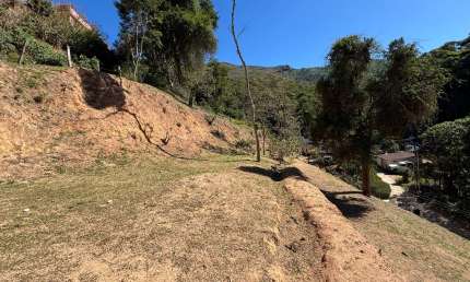 Terreno à venda na Rua Doutor Lipold, Carangola, Petrópolis