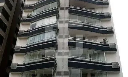 Apartamento com 3 Dormitórios no Centro  -  Florianópolis/SC