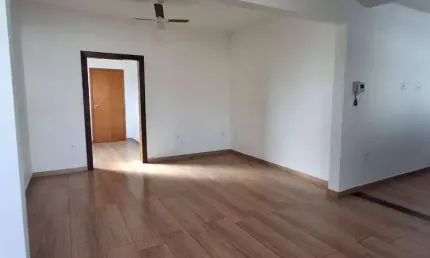 Casa com 2 dormitórios para alugar por R$ 2.800,00/mês - Vila Resende - Caçapava/SP