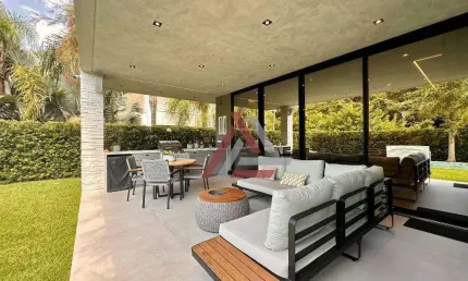 Casa com 4 quartos à venda, 564 m² por R$ 13.990.000 - Jurerê Internacional - Florianópolis/SC