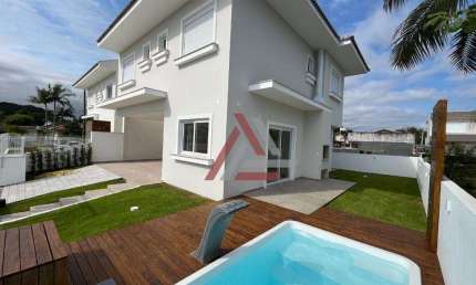 Casa com 3 quartos à venda, 199 m² por R$ 1.850.000 - Daniela - Florianópolis/SC