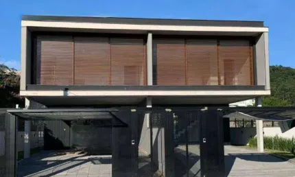 Casa com 3 quartos à venda, 260 m² por R$ 3.388.888 - Jurerê - Florianópolis/SC